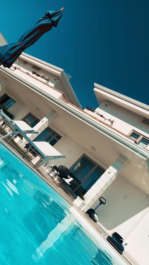 Luxury Villa Blue&Blanc Piscina A Sfioro Isola 디아망테 외부 사진