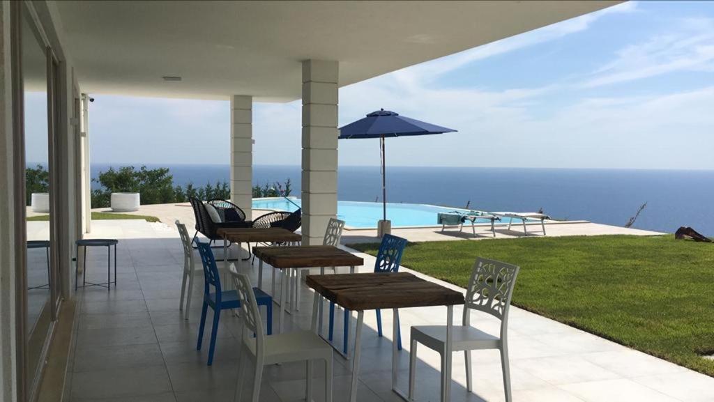 Luxury Villa Blue&Blanc Piscina A Sfioro Isola 디아망테 외부 사진