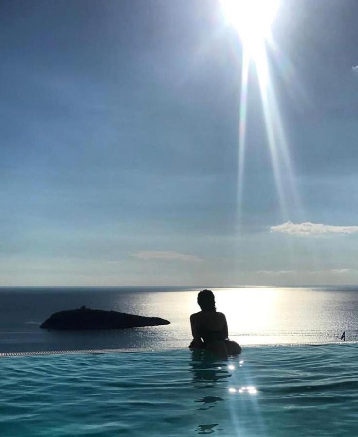 Luxury Villa Blue&Blanc Piscina A Sfioro Isola 디아망테 외부 사진